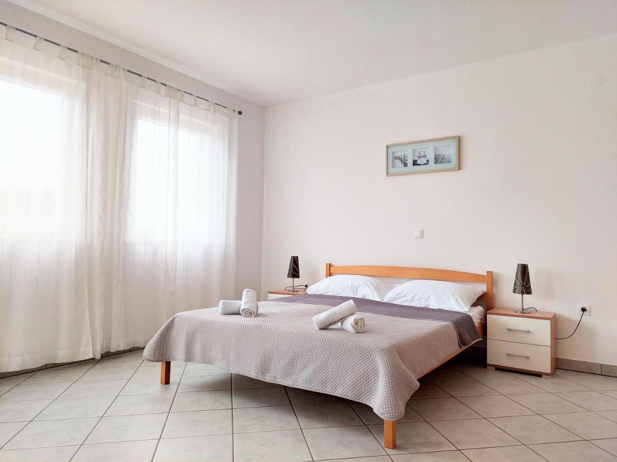 Apartments Dia زاووستروج المظهر الخارجي الصورة