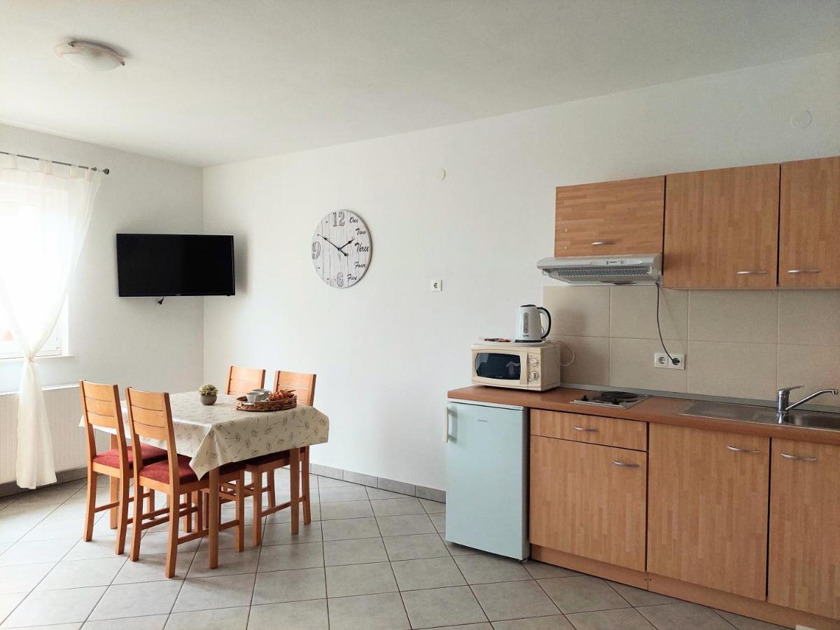 Apartments Dia زاووستروج المظهر الخارجي الصورة